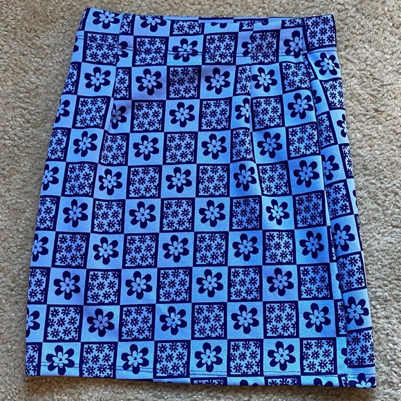Rainbow - blue flower mini skirt - Picture 2 of 5